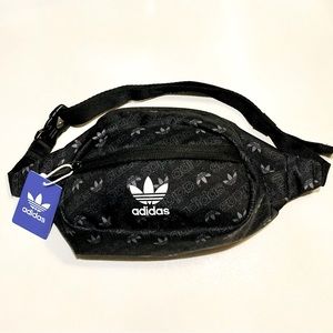 ADIDAS WAIST BAG BLACK WITH SIGNATURE LOGO  TWO ZIP COMPARTMENTS